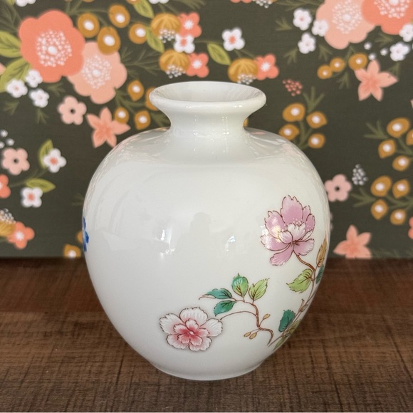 Toscany Collection Bud Vase, Floral Decorative Vase, Taiwan - Picture 6 of 8